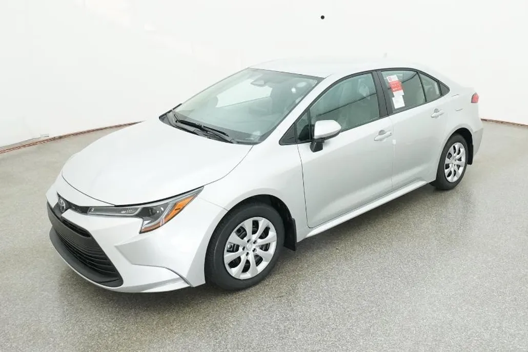 2026 Toyota Corolla LE photo 1