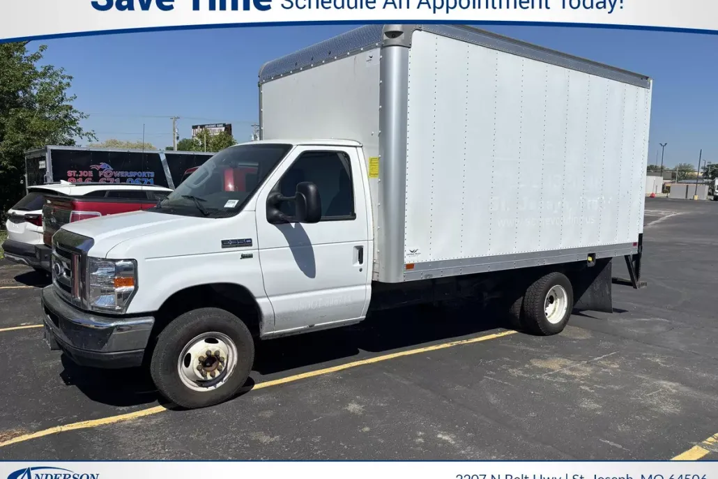 2014 Ford E-350 photo 1