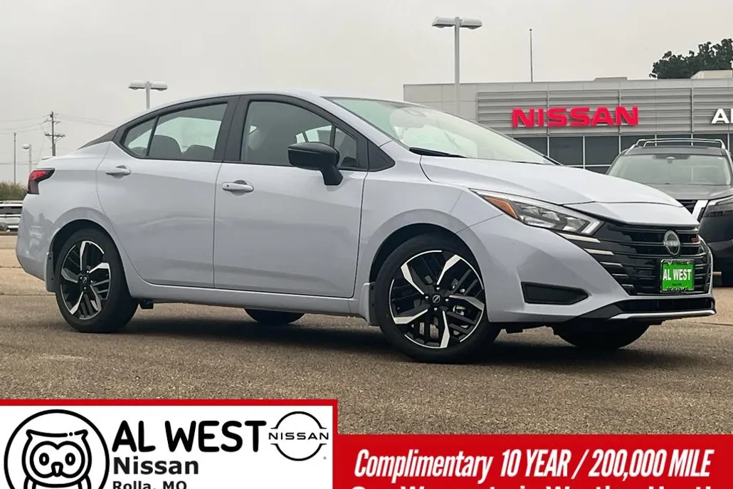 2025 Nissan Versa SR photo 1