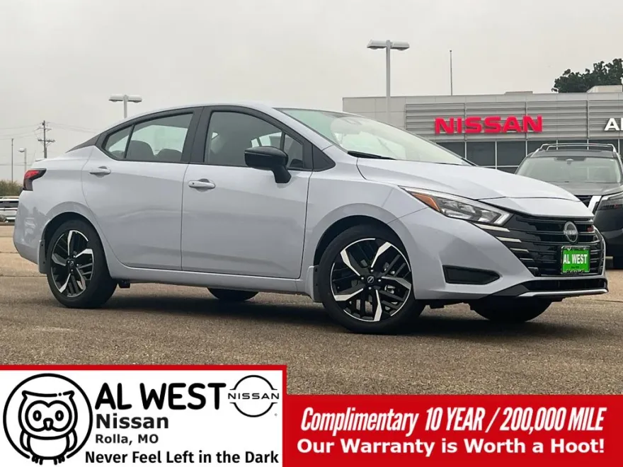 2025 Nissan Versa SR photo 1
