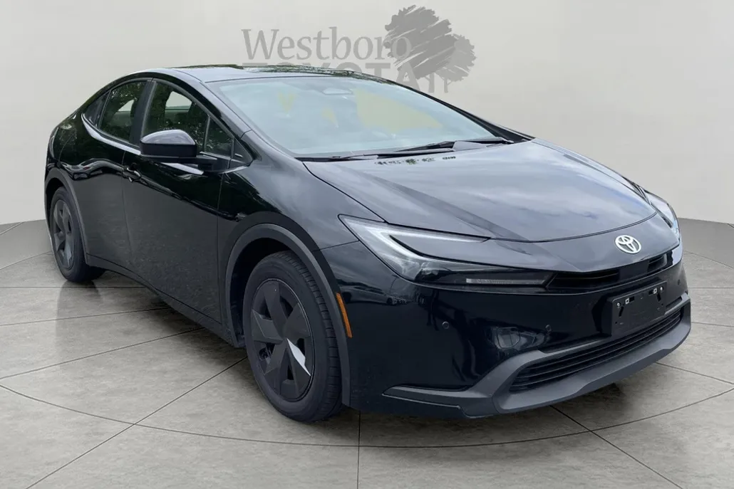 2024 Toyota Prius LE photo 1