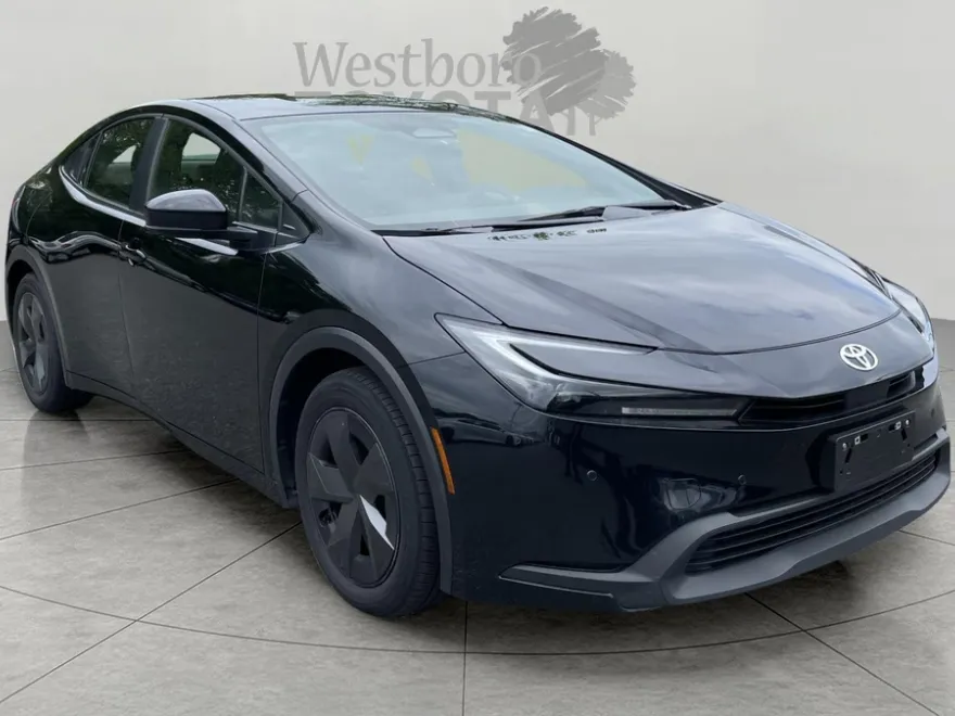 2024 Toyota Prius LE photo 1