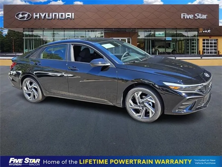 2025 Hyundai Elantra SEL Sport photo 1