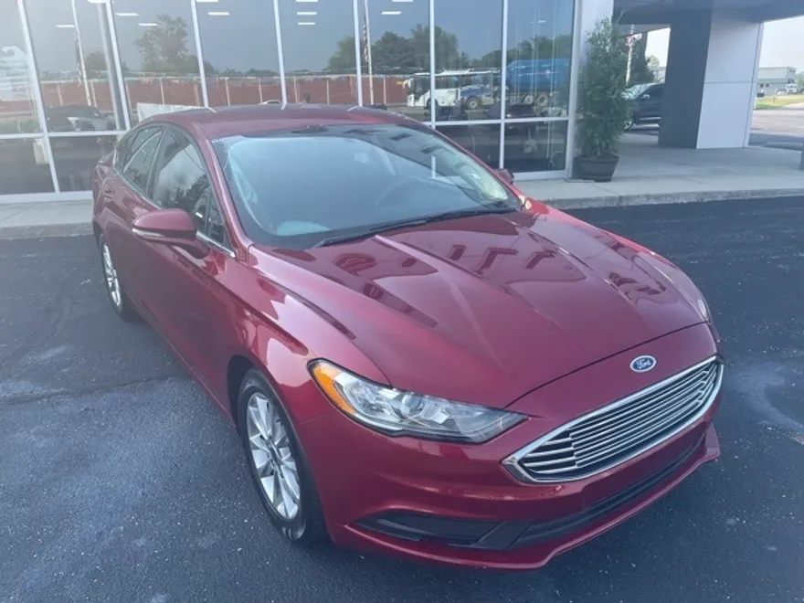 2017 Ford Fusion SE photo 1