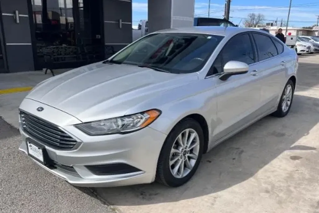 2017 Ford Fusion SE photo 1