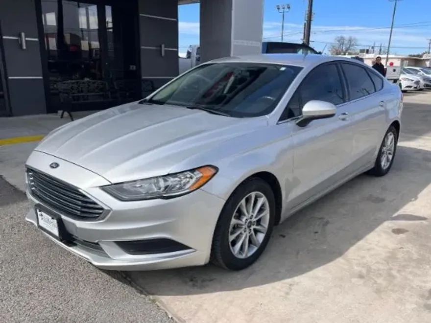 2017 Ford Fusion SE photo 1