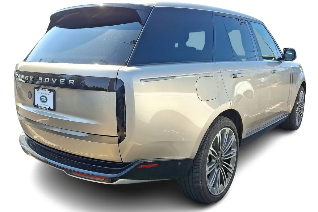 2024 Land Rover Range Rover SE photo 1