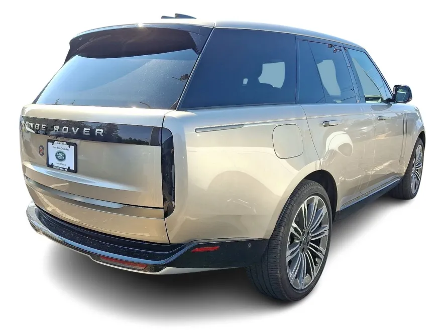 2024 Land Rover Range Rover SE photo 1