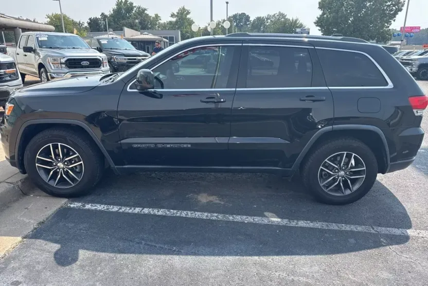 2018 Jeep Grand Cherokee Laredo E photo 1