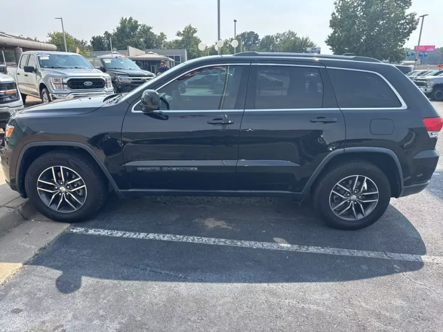 2018 Jeep Grand Cherokee Laredo E photo 1