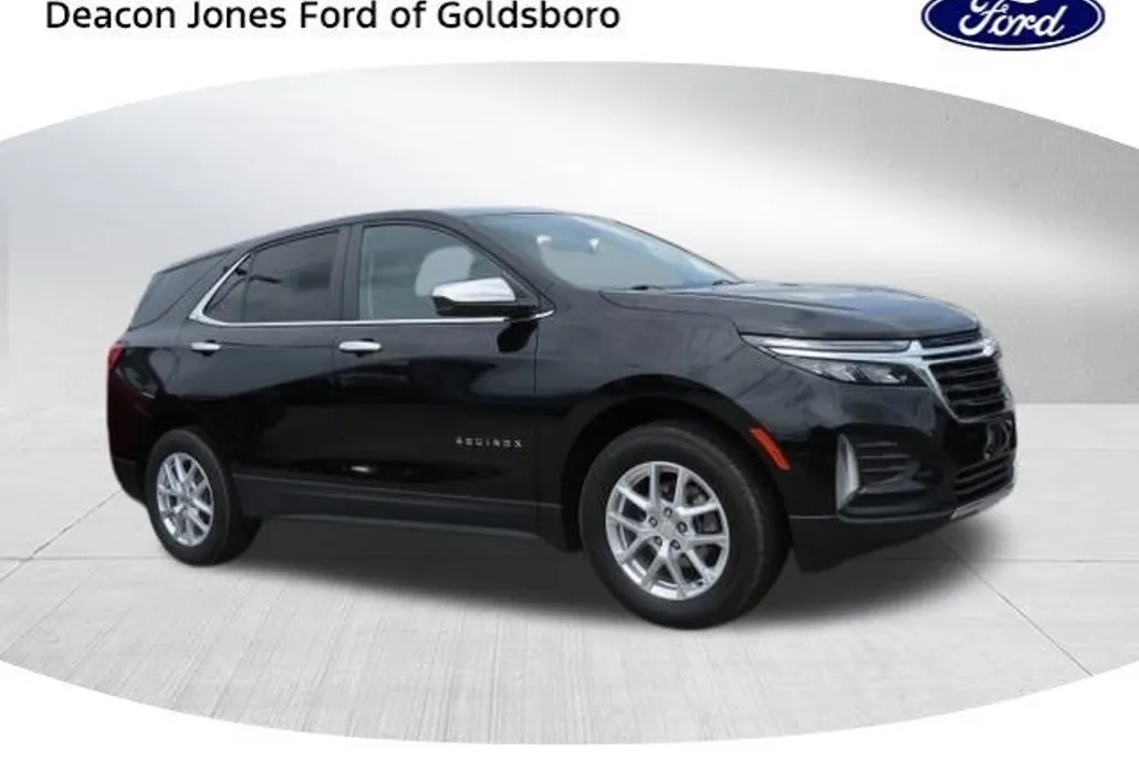 2023 Chevrolet Equinox LT photo 1