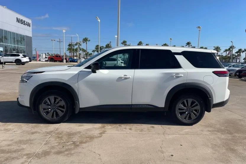 2024 Nissan Pathfinder S photo 1