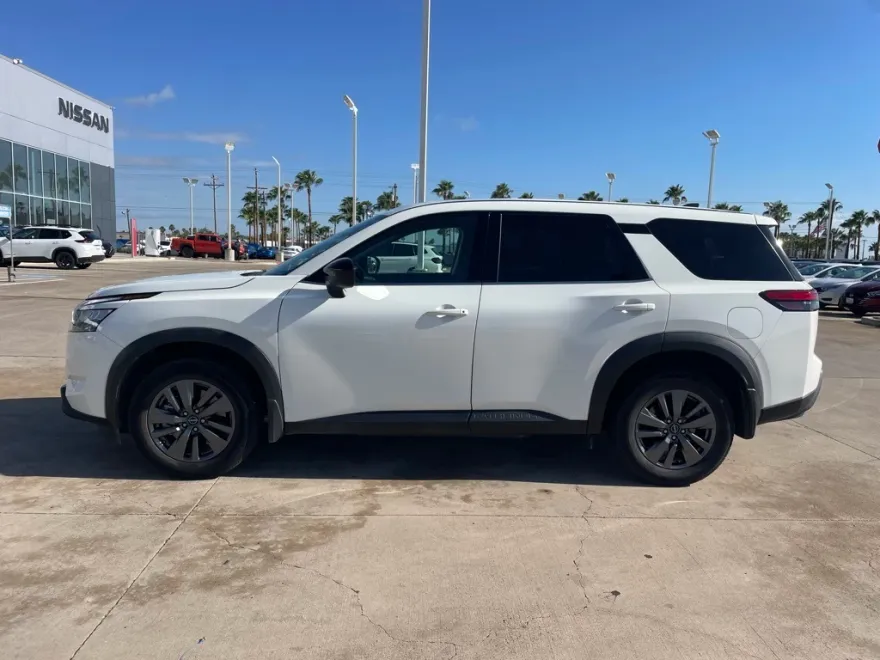 2024 Nissan Pathfinder S photo 1