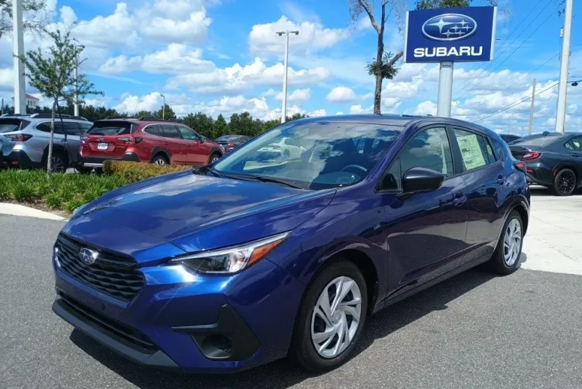 2025 Subaru Impreza Base photo 1