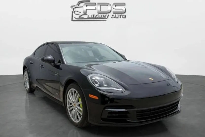 2018 Porsche Panamera 4 E-Hybrid photo 1