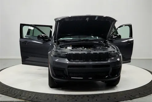 2025 Jeep Grand Cherokee Altitude X photo 3