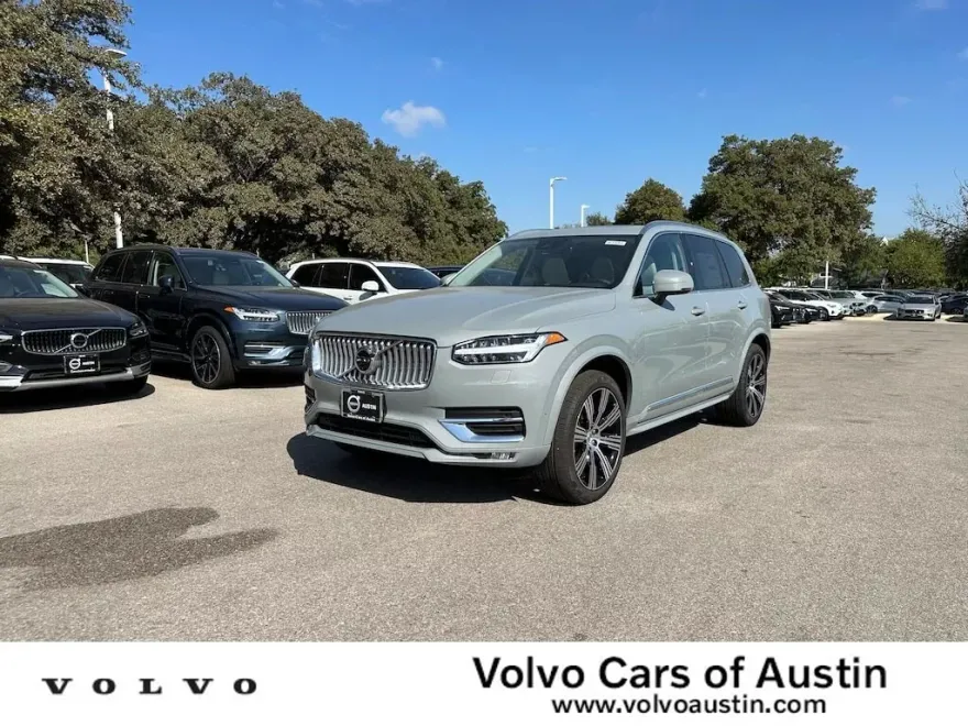 2025 Volvo XC90 Plus AWD photo 1