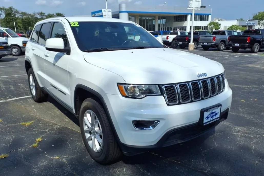 2022 Jeep Grand Cherokee Laredo E photo 1