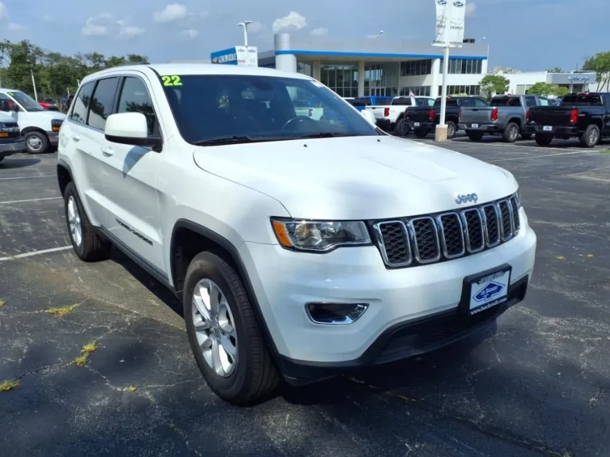 2022 Jeep Grand Cherokee Laredo E photo 1