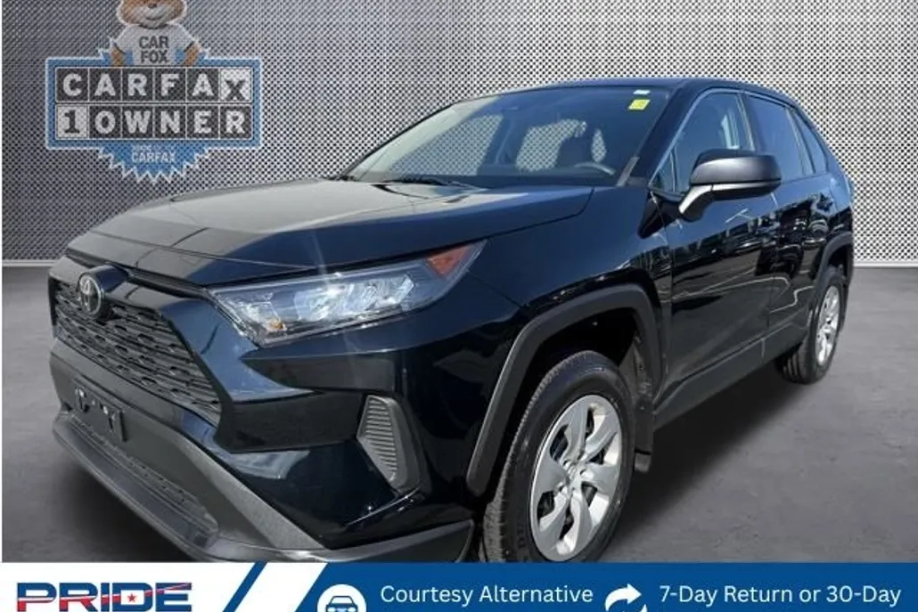 2022 Toyota RAV4 LE photo 1