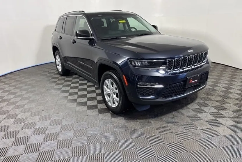 2023 Jeep Grand Cherokee Limited photo 1