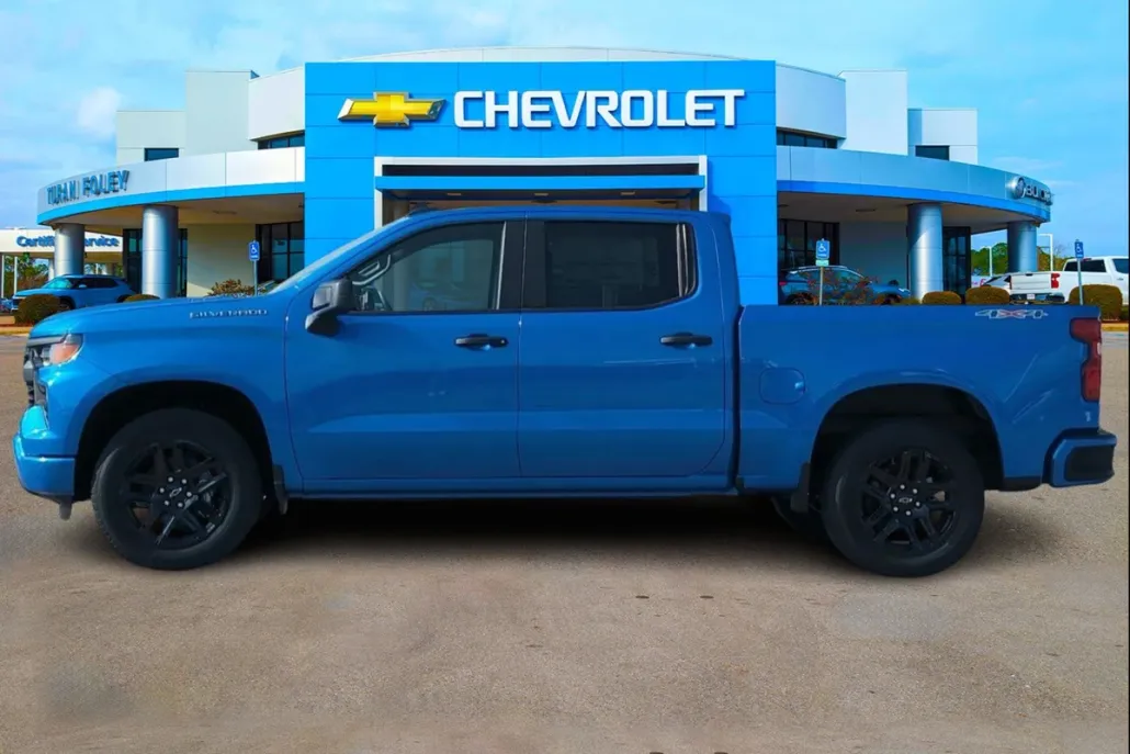 2025 Chevrolet Silverado 1500 Custom photo 1