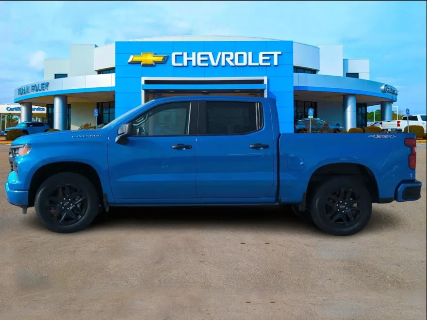 2025 Chevrolet Silverado 1500 Custom photo 1