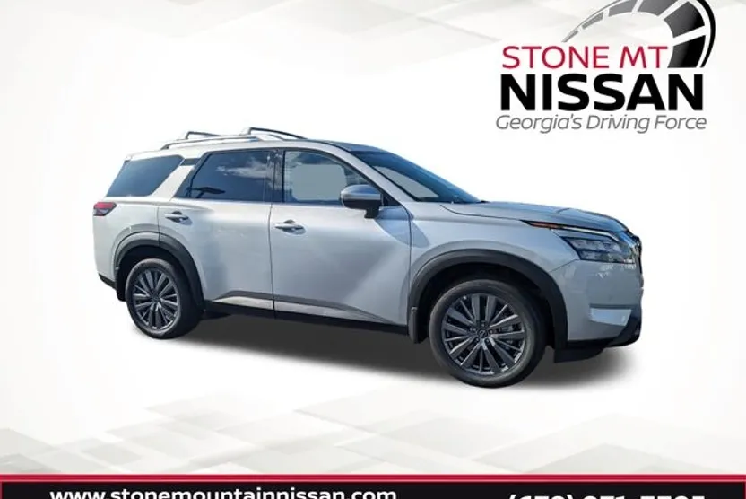 2025 Nissan Pathfinder SL photo 1