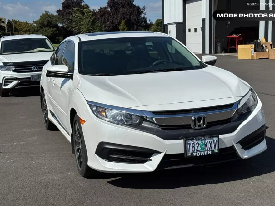 2018 Honda Civic EX photo 1