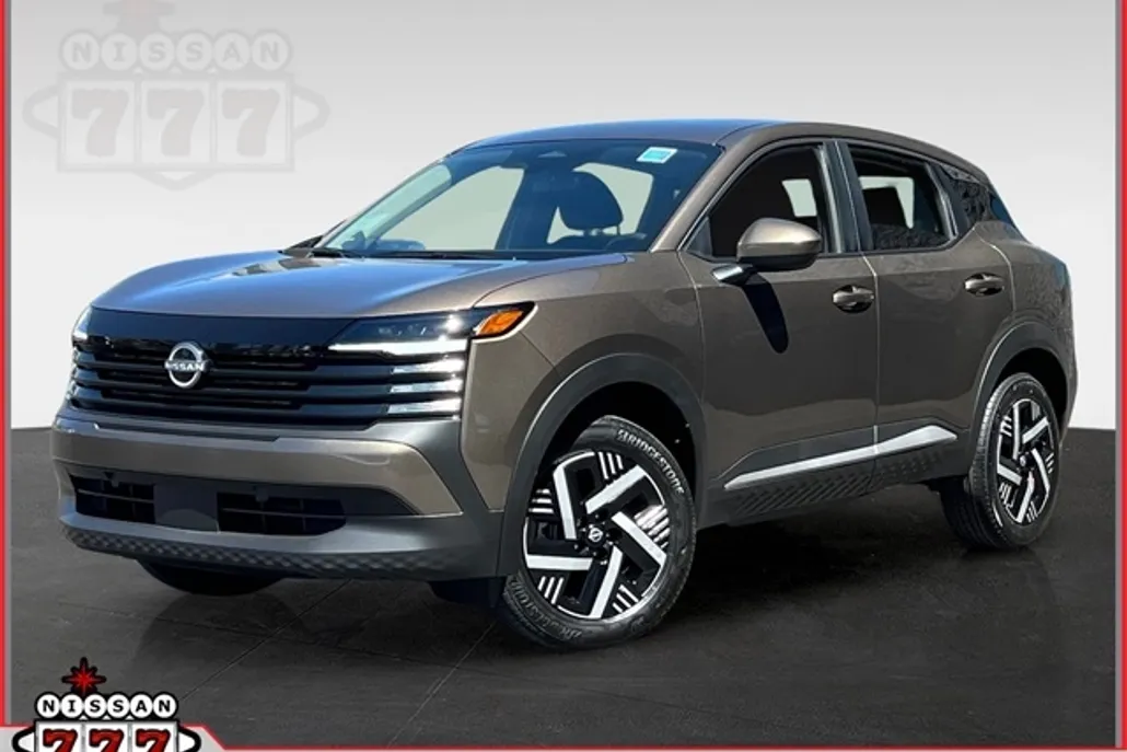 2025 Nissan Kicks SV photo 1