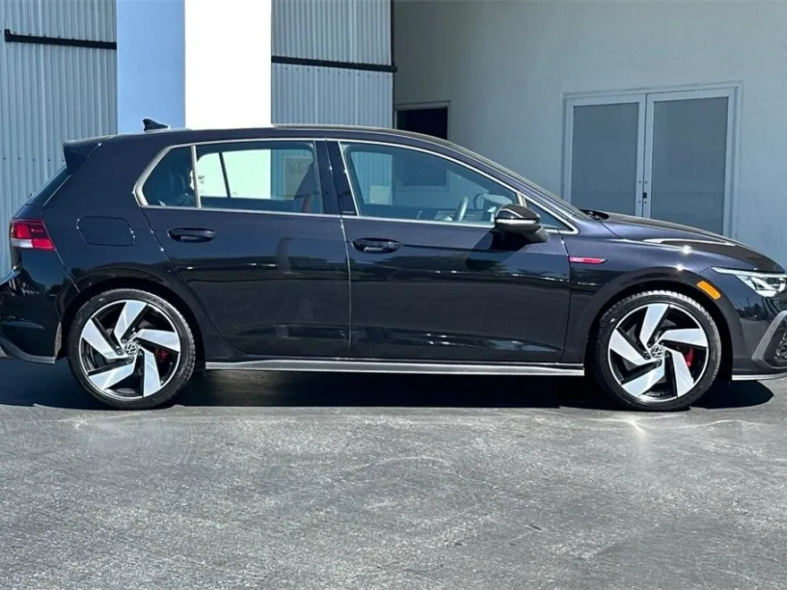 2022 Volkswagen Golf GTI S photo 1