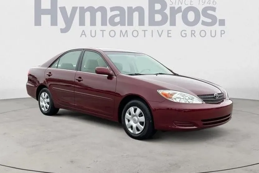 2002 Toyota Camry LE photo 1
