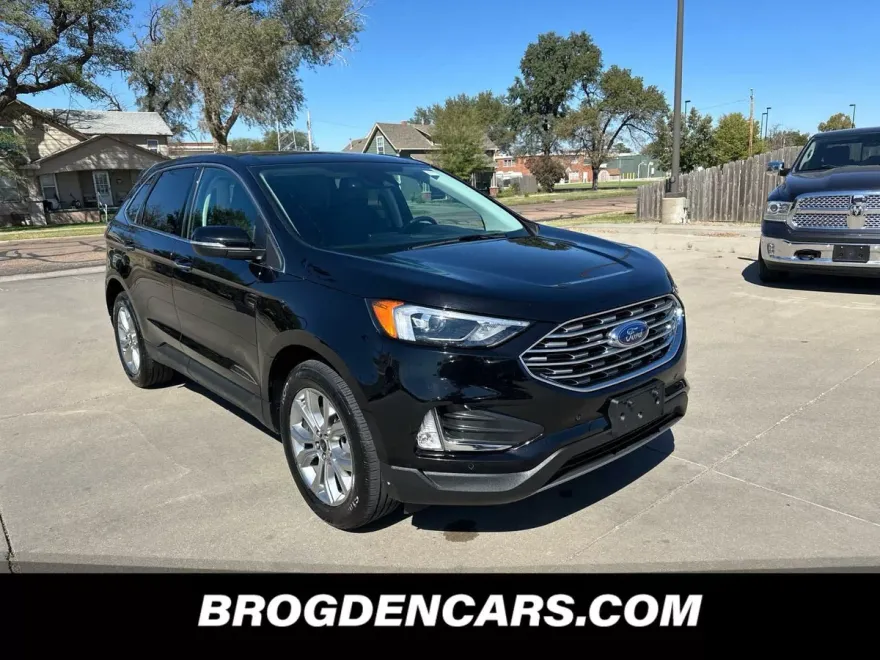 2024 Ford Edge Titanium photo 1