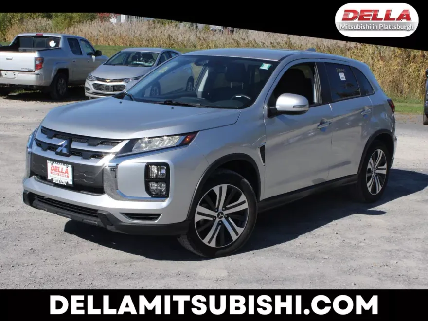2024 Mitsubishi Outlander Sport SE photo 1