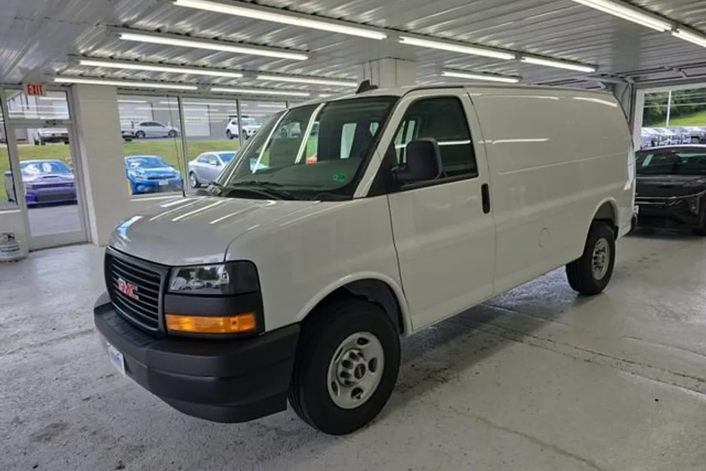 2025 Gmc Savana Cargo 2500 photo 1
