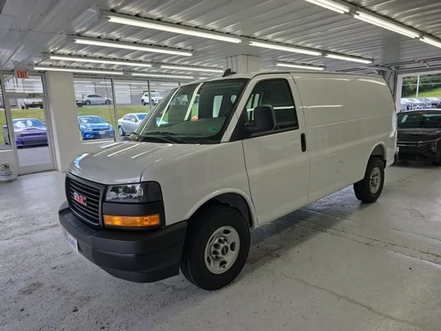 2025 Gmc Savana Cargo 2500 photo 1