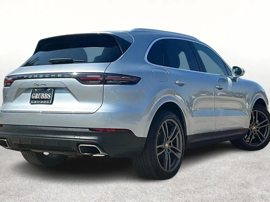 2022 Porsche Cayenne Base photo 1