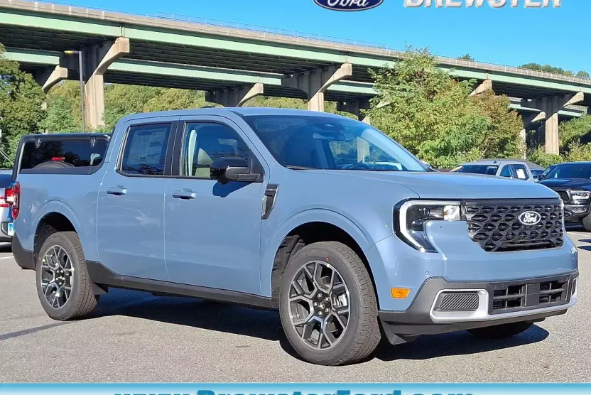 2025 Ford Maverick Lariat photo 1