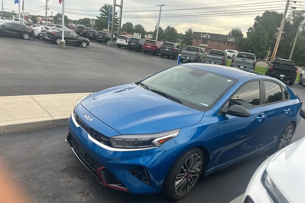 2023 Kia Forte GT photo 1