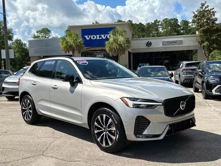 2025 Volvo XC60 B5 Plus photo 1