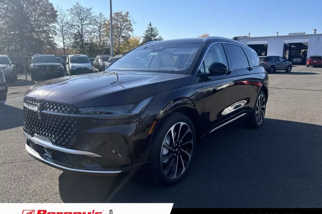 2024 Lincoln Nautilus Black Label photo 1