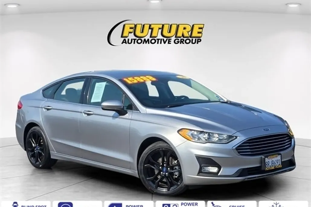2020 Ford Fusion SE photo 1