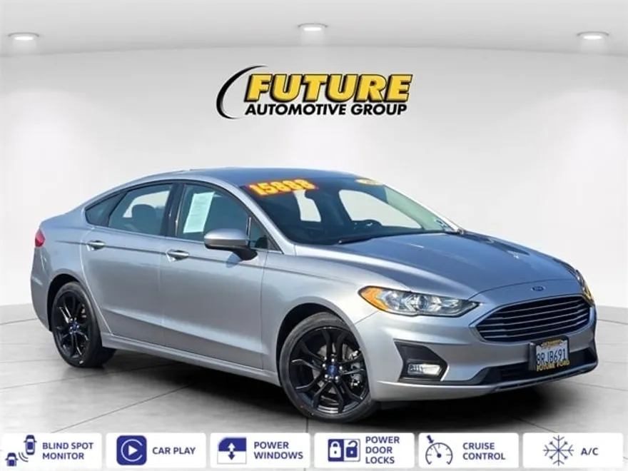 2020 Ford Fusion SE photo 1