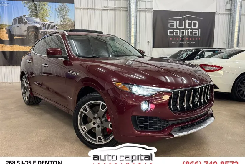 2017 Maserati Levante S photo 1