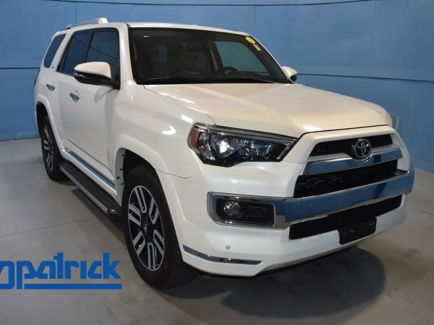 2016 Toyota 4Runner Limited photo 1