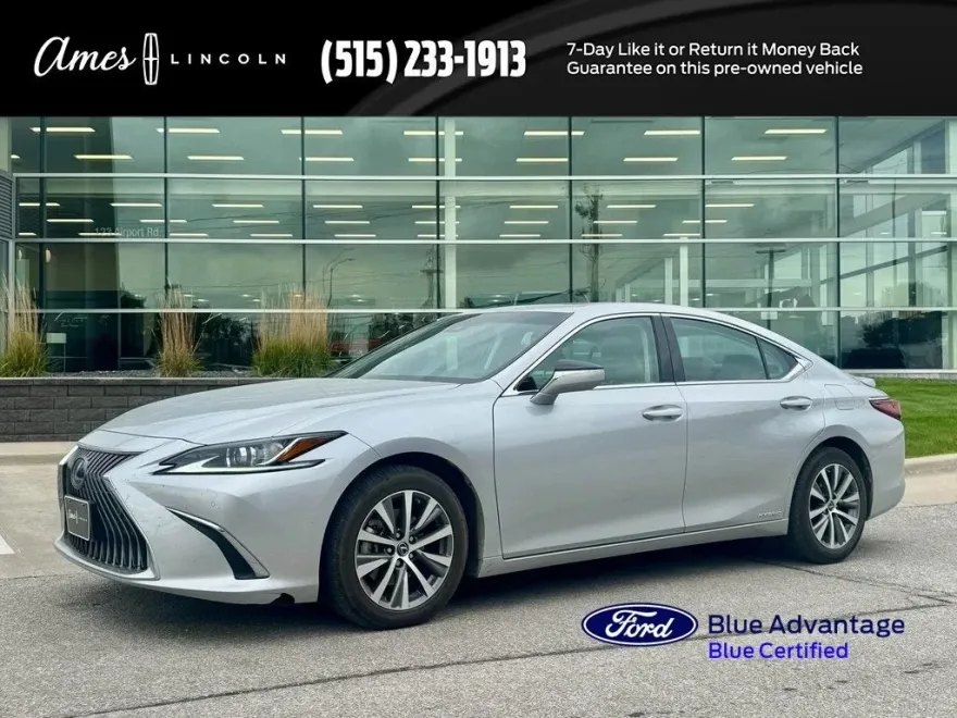 2021 Lexus ES 300h photo 1