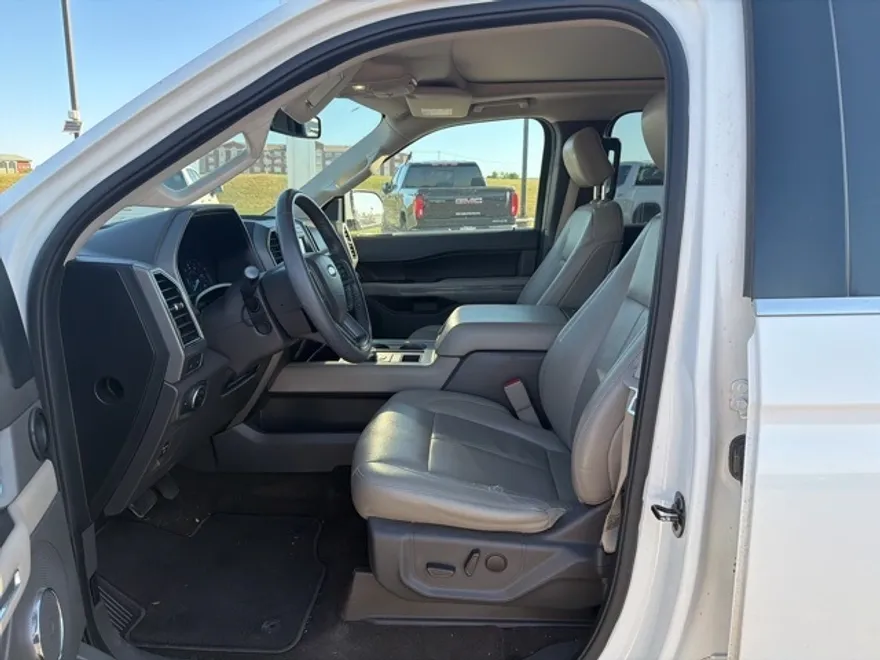 2020 Ford Expedition XLT photo 1