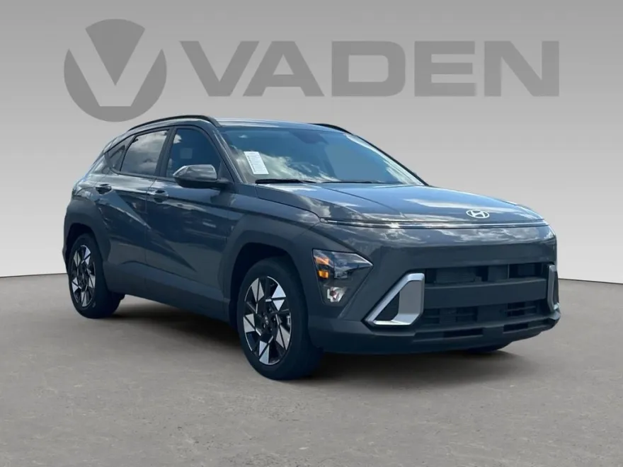 2025 Hyundai Kona SEL photo 1