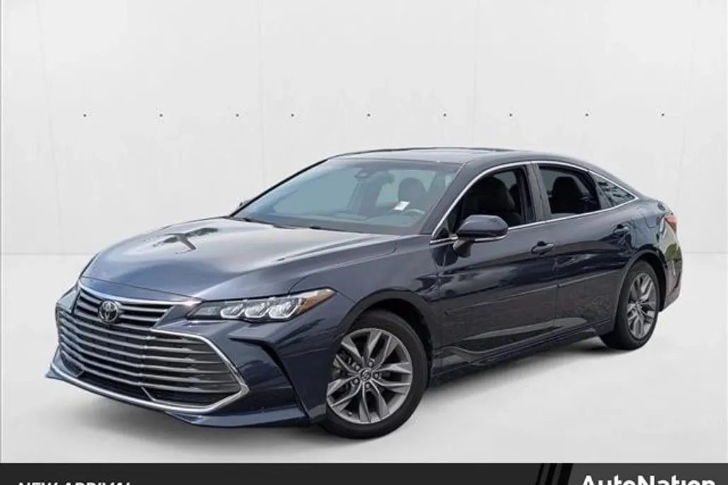 2019 Toyota Avalon XLE photo 1