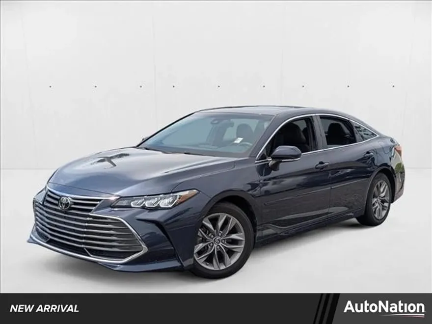 2019 Toyota Avalon XLE photo 1